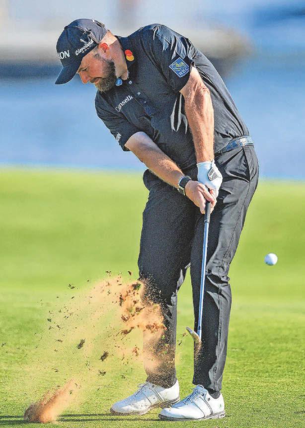 Lowry lets title slip in last-hole nightmare