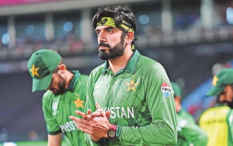 Phoenix swoop for Pakistan spinner