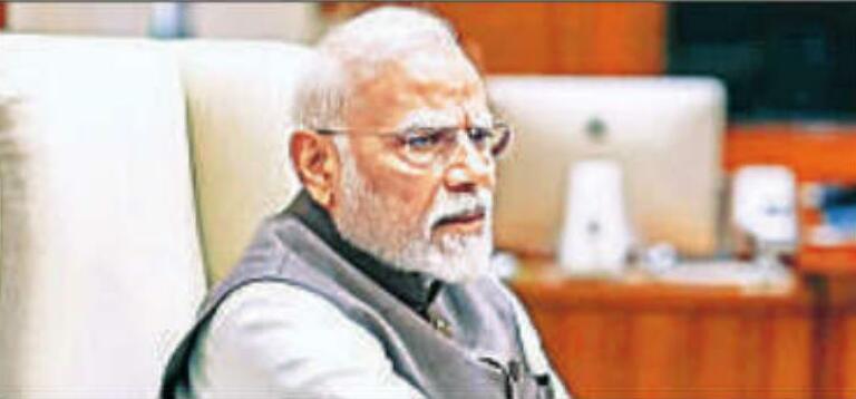 प्रधानमंत्री ने सेना प्रमुखों के साथ की बैठक, रणनीति पर चर्चा की