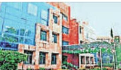 शिक्षण संस्थान में 'बाउंसर' का इस्तेमाल करना निराशाजनक