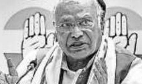 लोकतंत्र और सामाजिक ताने-बाने पर हमला