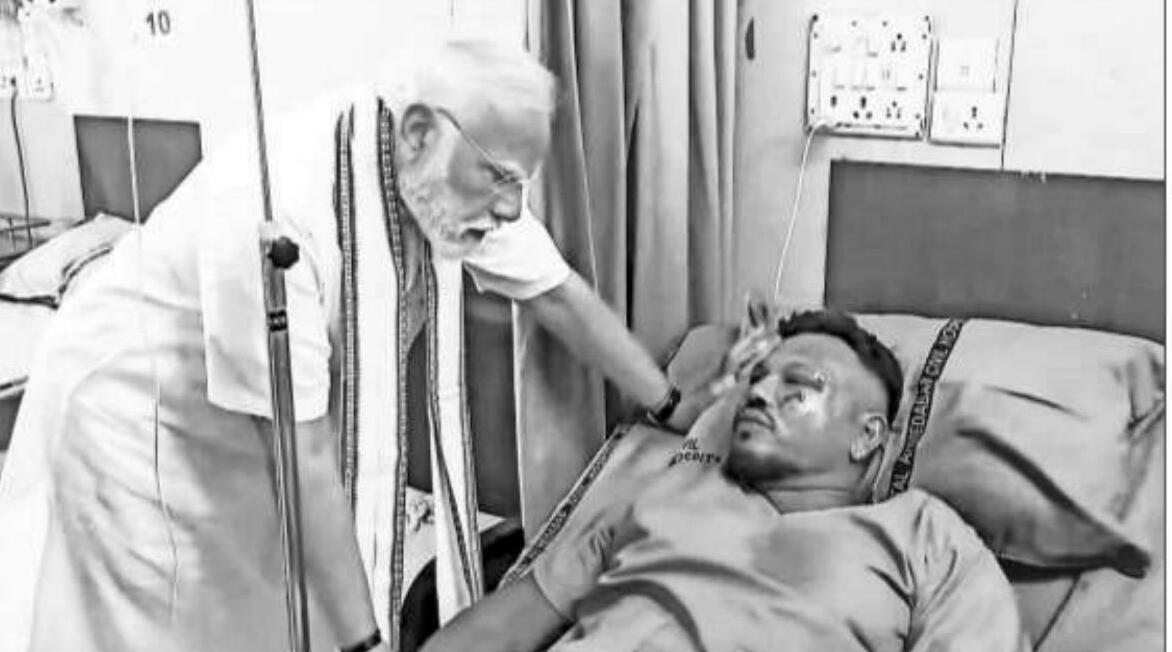 ऐसा लगा; जैसे विमान फंस गया, फिर रफ्तार बढ़ी और इमारत से जा टकराया