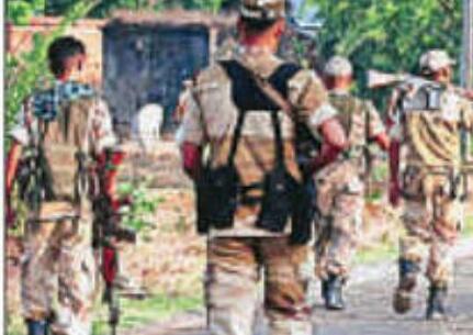 बीजापुर में मुठभेड़ बारह नक्सली मारे गए, तीन जवान भी शहीद