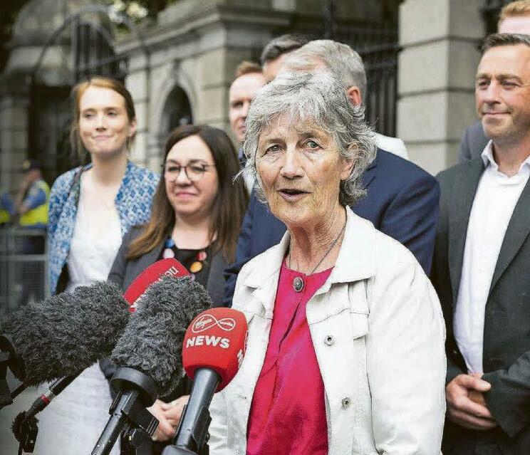 Connolly joins race for Aras