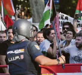 PROTESTERS END VUELTA FINAL STAGE