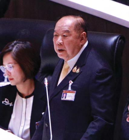 Prawit says PM 'unfit to govern'