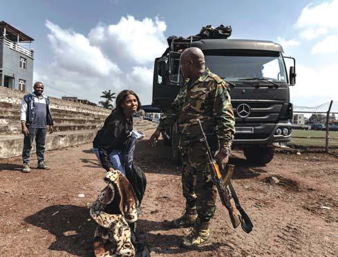 Regional blocs expand mediation team for crisis