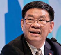 Political experts split on censure outcome