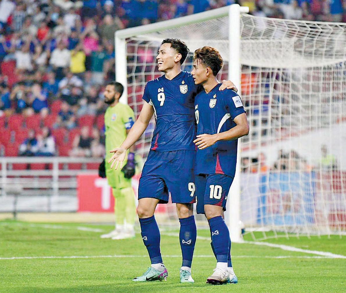 War Elephants limp to victory