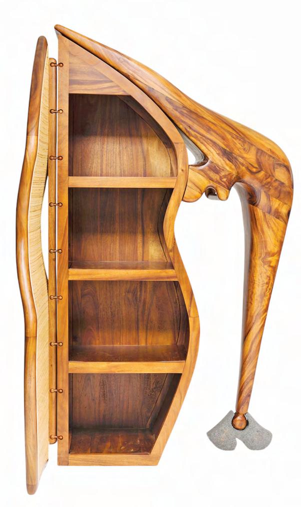 AMERICAN CHAIRWOMEN RECEIVE RECOGNITION