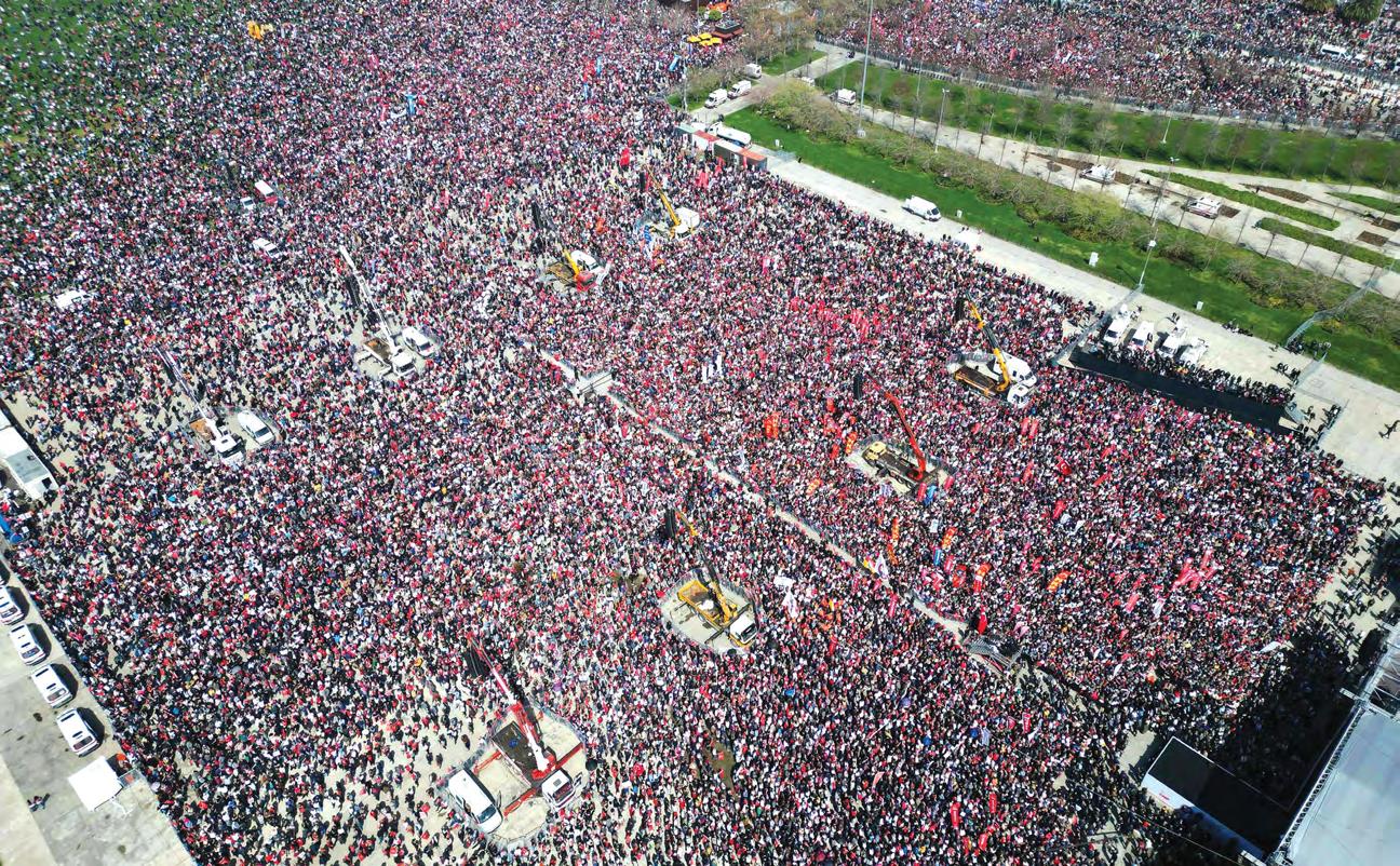 Huge crowds join rally in Istanbul