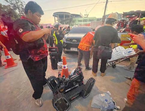 Social media, tech help following quake