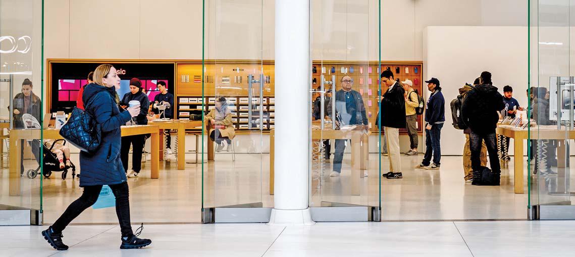 Apple plunges 9%, leading tech sell-off