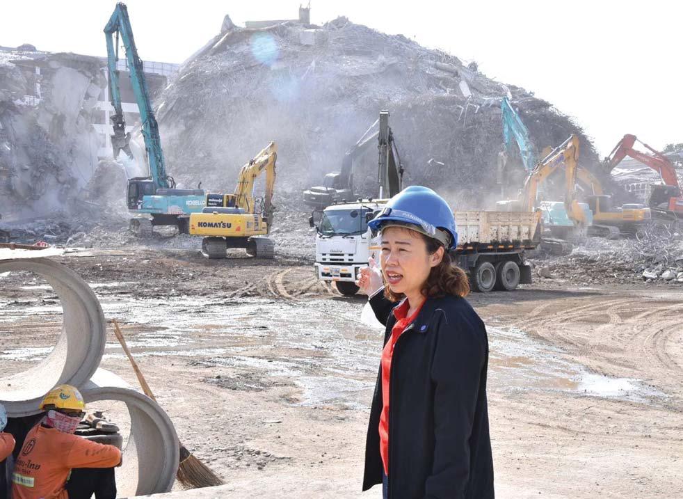 Nations pull together for daring rescue bid