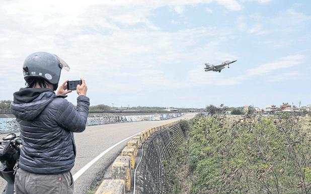 Pacific braces for conflict, eyes uncertain US position