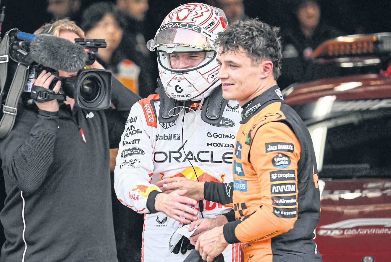 Norris feels the heat as Max roars into desert