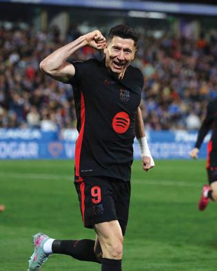 Flick to focus on recovery as Barca lead Liga race