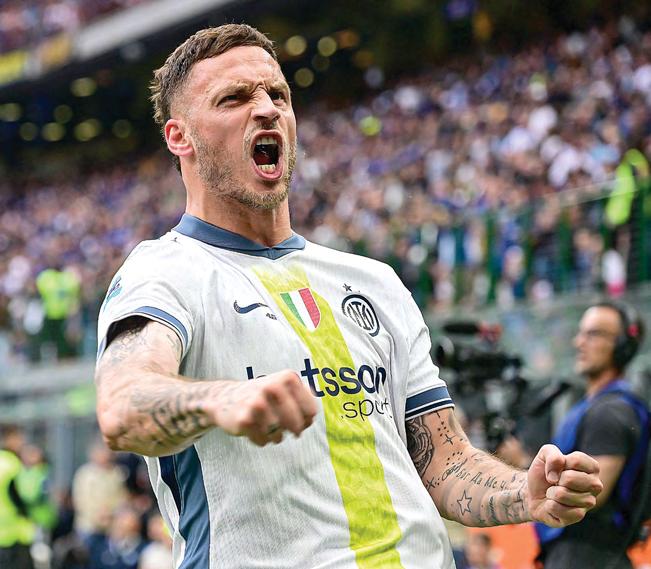 Arnautovic helps Inter keep title rivals at bay