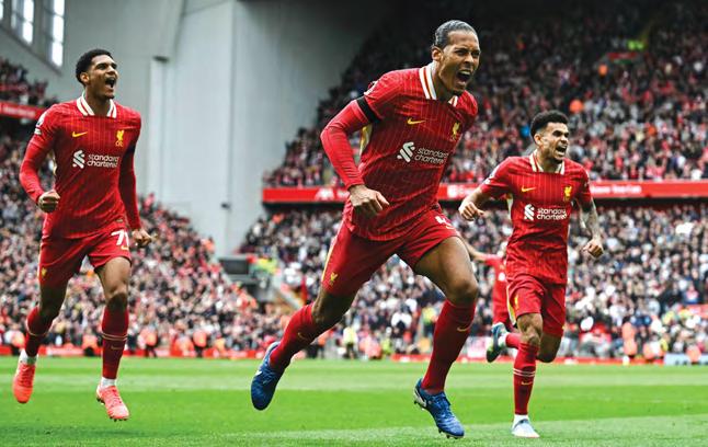 Liverpool leave it late to close in on title