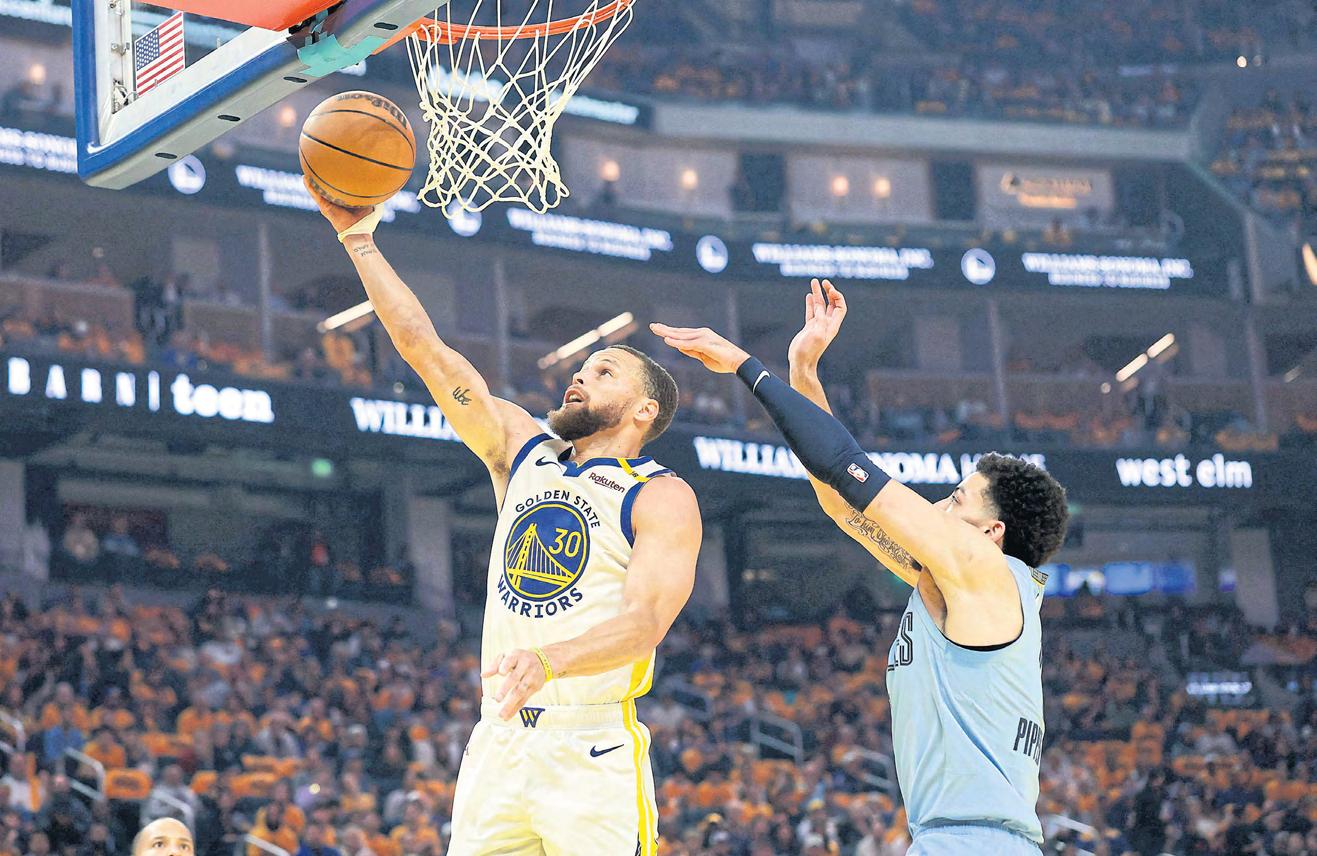 Butler, Curry put Dubs in NBA playoffs