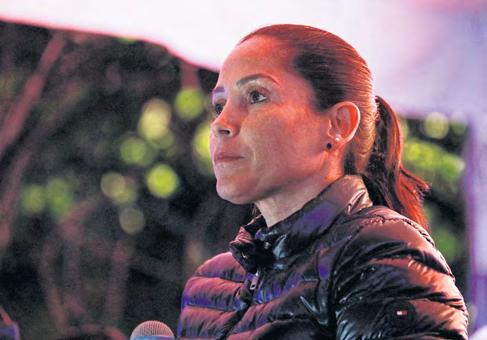 Ecuador's Gonzalez loses backing of coalition