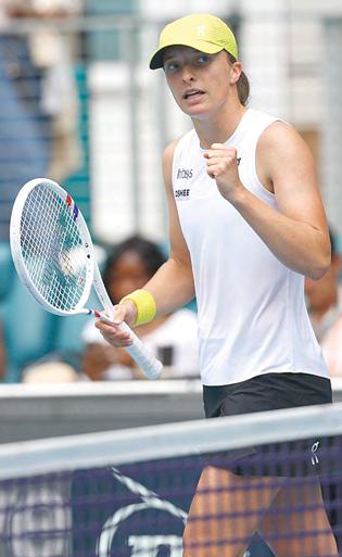 Swiatek feels the heat but she’s grateful for the hype