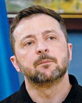 Zelensky lands in S Africa for peace talks