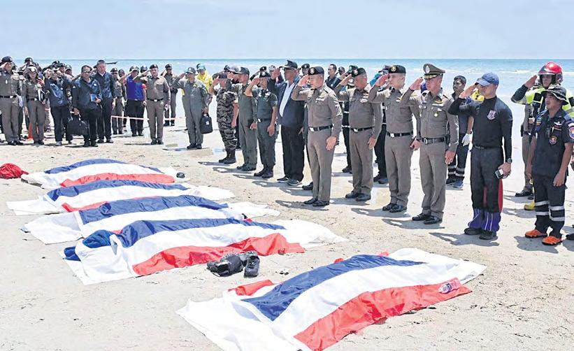 'Hero' pilot, 5 officers die in aircraft crash