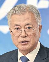 Moon links graft charge to politics