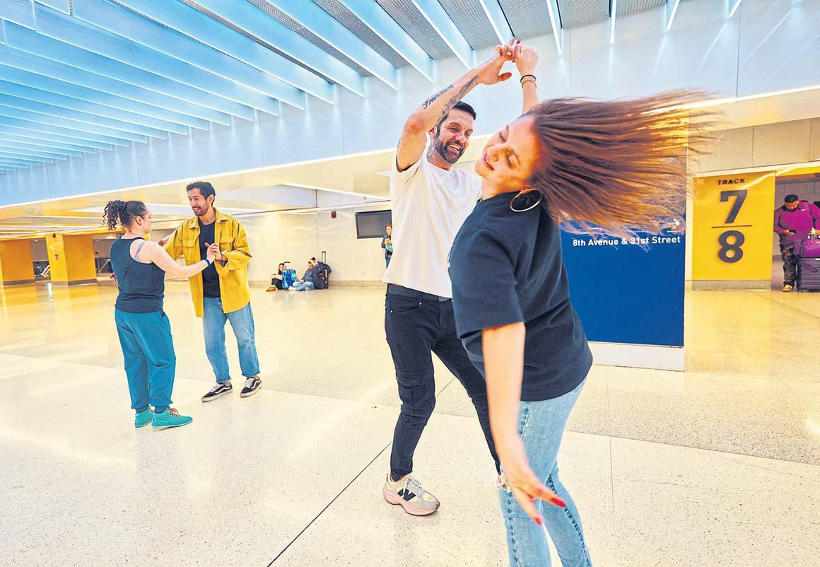 Art of dancing at NY's Penn Station