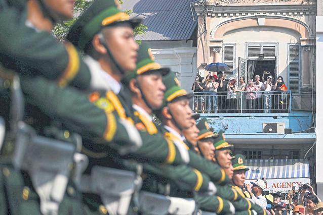 Parade marks fall of Saigon