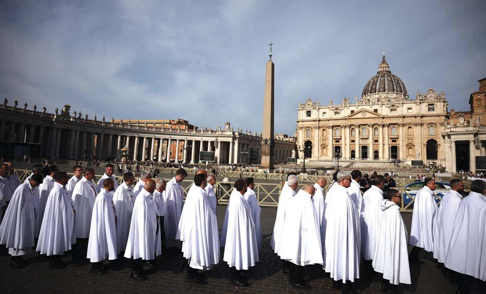 Manila bishops defend papal frontrunner