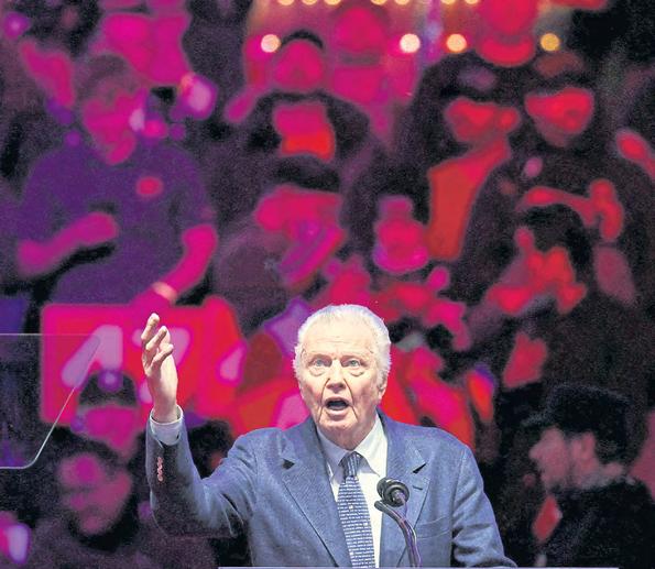 Jon Voight's plan to fix Hollywood includes incentives for cinemas