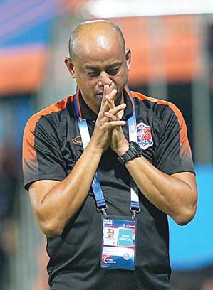 Coach Choketawee parts ways with Port