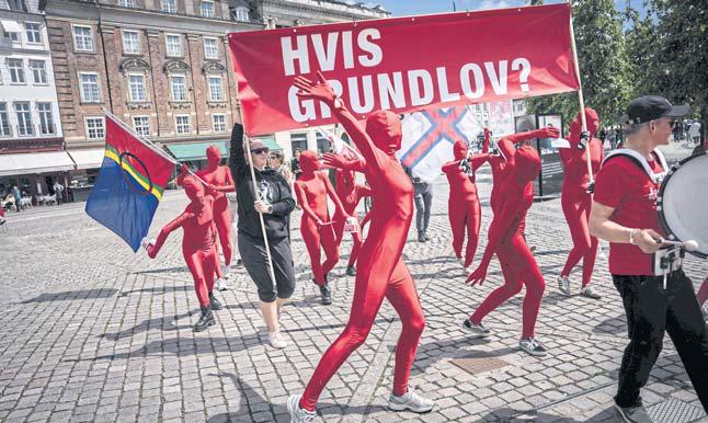 US weighs special status for Greenland: sources