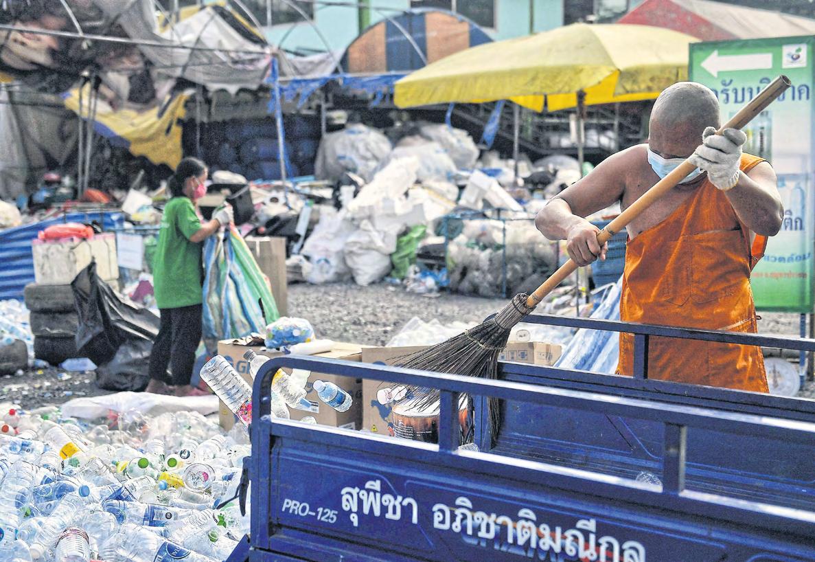 Behaviour shift key to ending plastic use