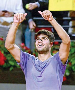 Alcaraz and No.2 Zverev march into Rome last 16