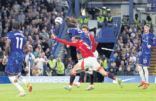 Cucurella keeps Chelsea on Champions League track
