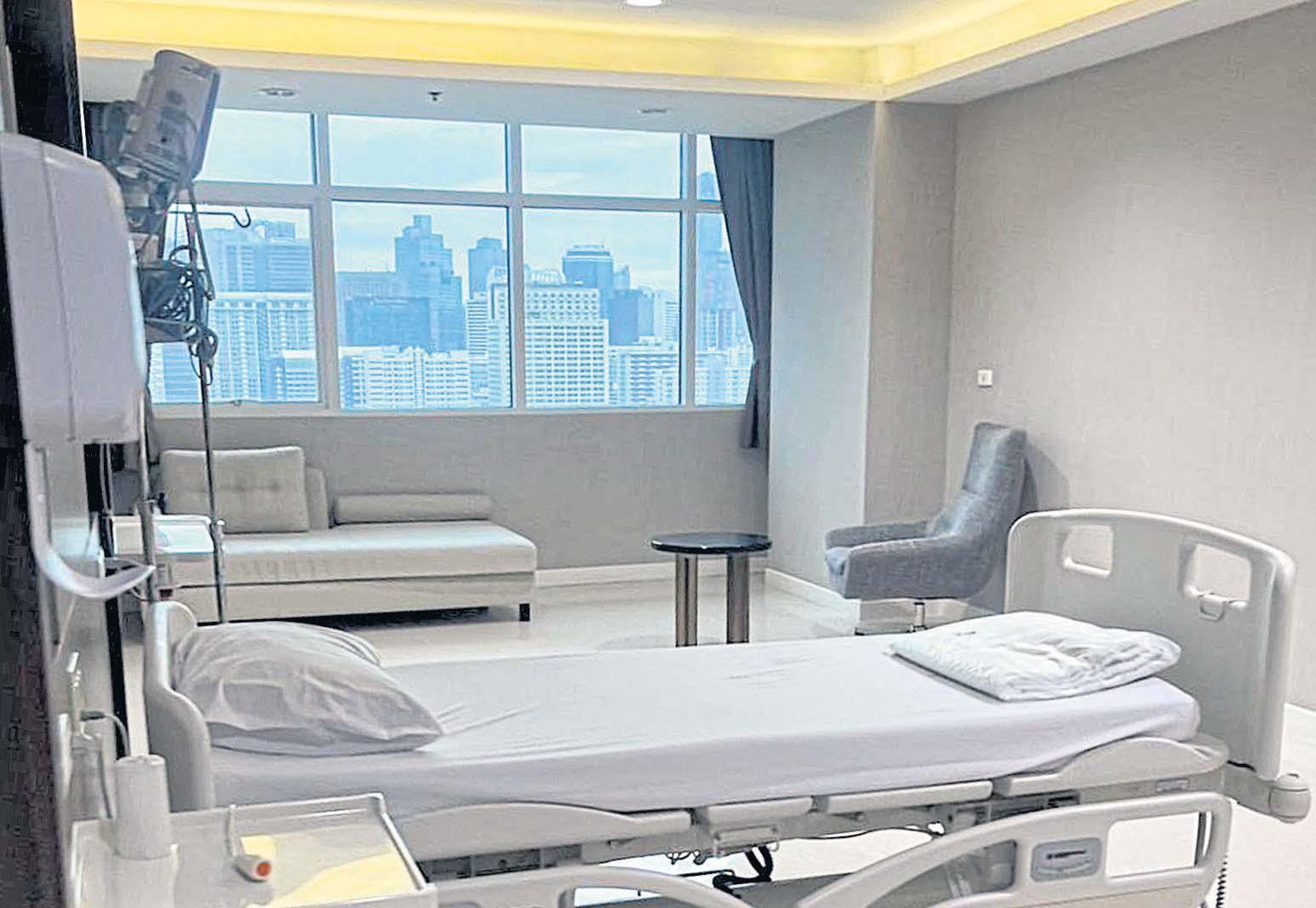 Wraps come off Thaksin's luxury room