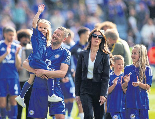 Everton beat Saints on Goodison farewell