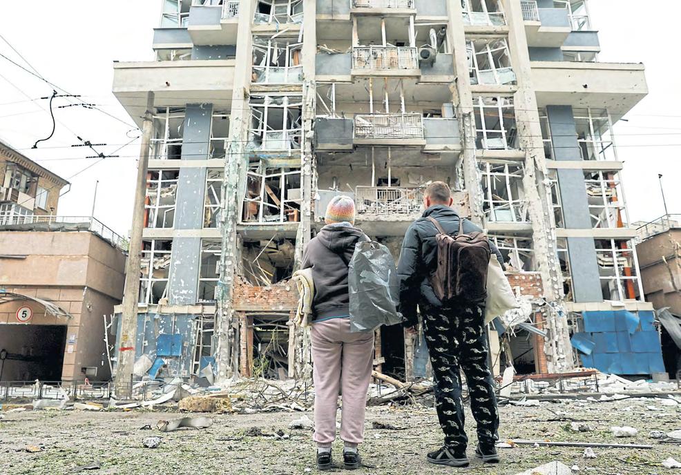 Russian strikes kill 12, including 3 children