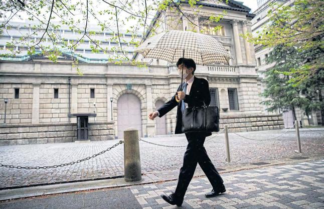 Global central banks talk tough new reality in Tokyo