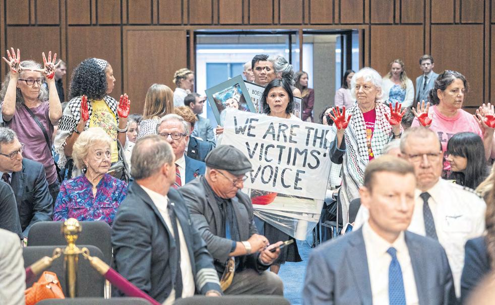 Boeing in deal to avoid criminal responsibility for two crashes