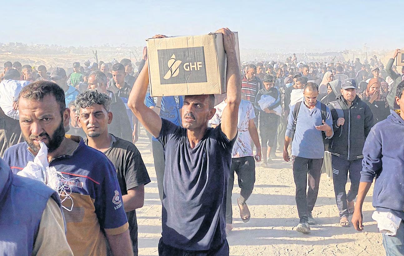 Thousands storm UN aid warehouse