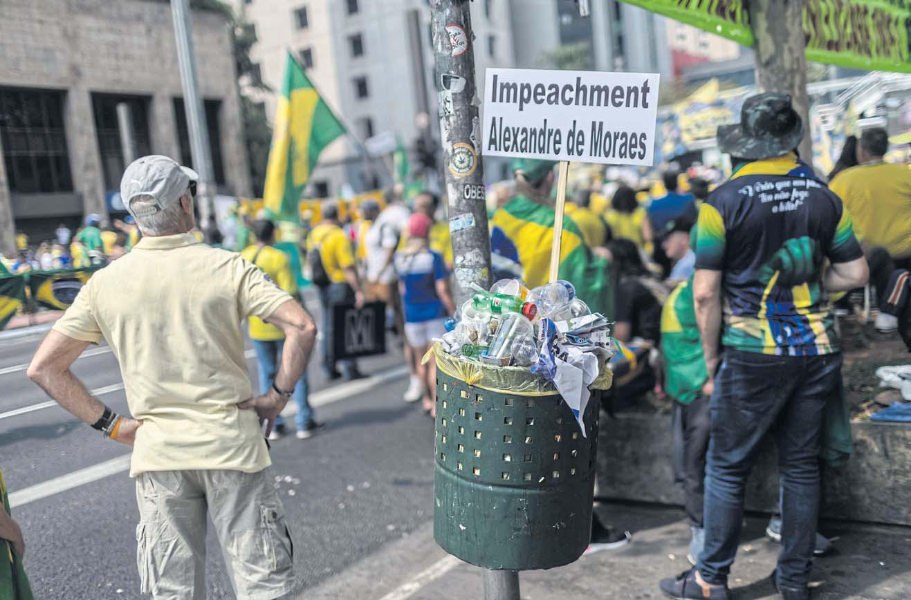 White House targets Brazilian judge for net 'censorship'