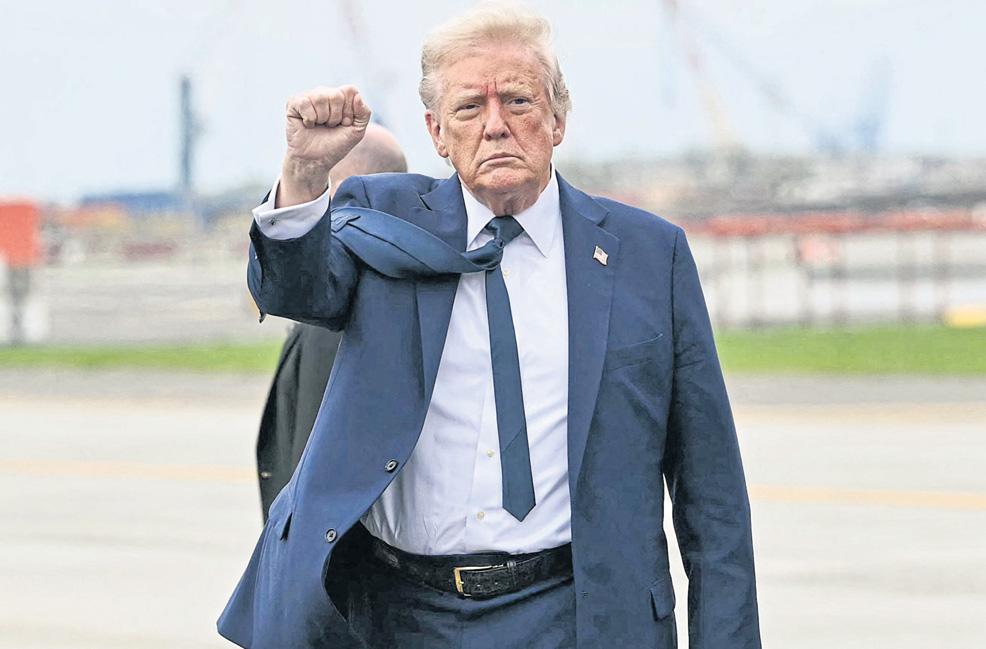 Trump signs travel ban affecting 12 nations