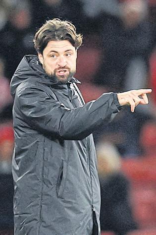 Rangers appoint Martin as new coach