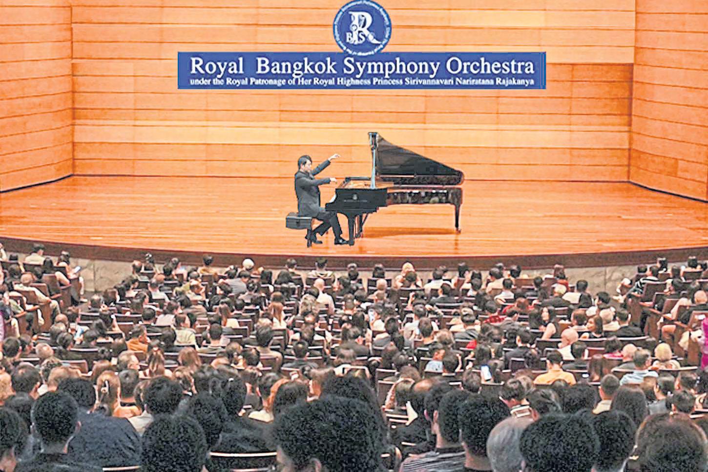 Thailand falls in love with a legend