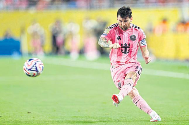 Messi's Miami held in opener