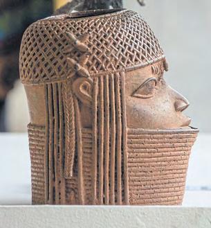 The Netherlands returns over 100 looted artefacts